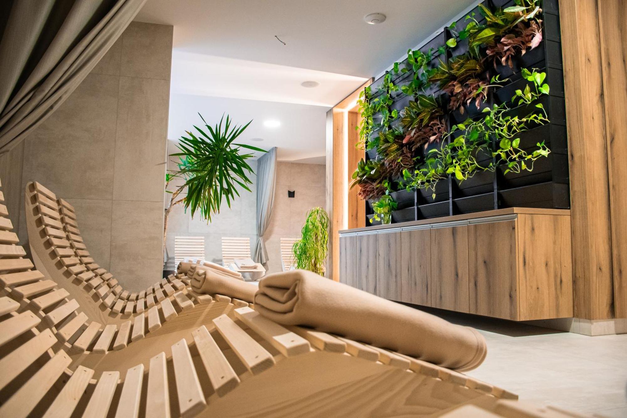 Rm Hotel Wellness & Congress Prievidza Dış mekan fotoğraf