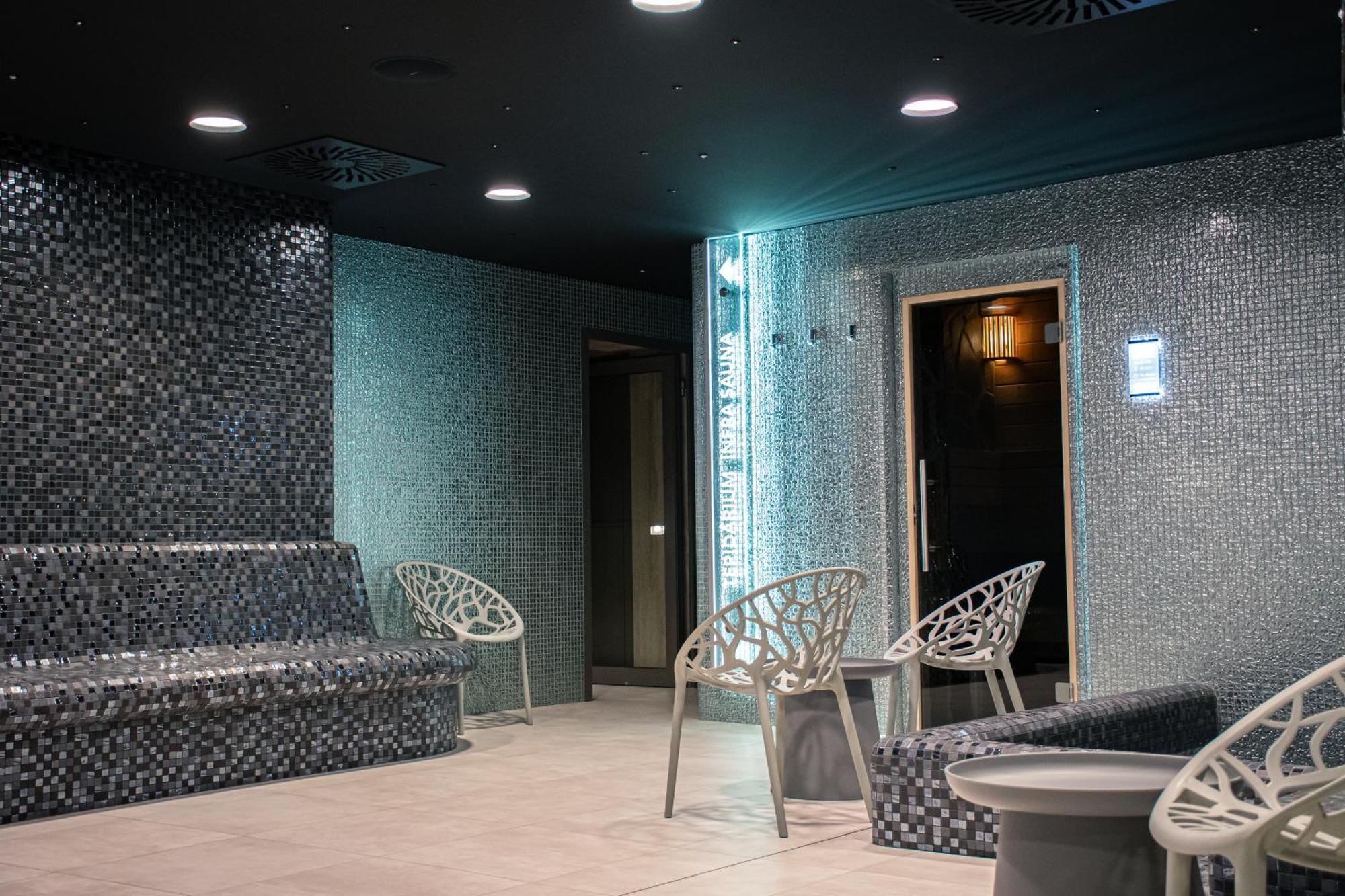 Rm Hotel Wellness & Congress Prievidza Dış mekan fotoğraf