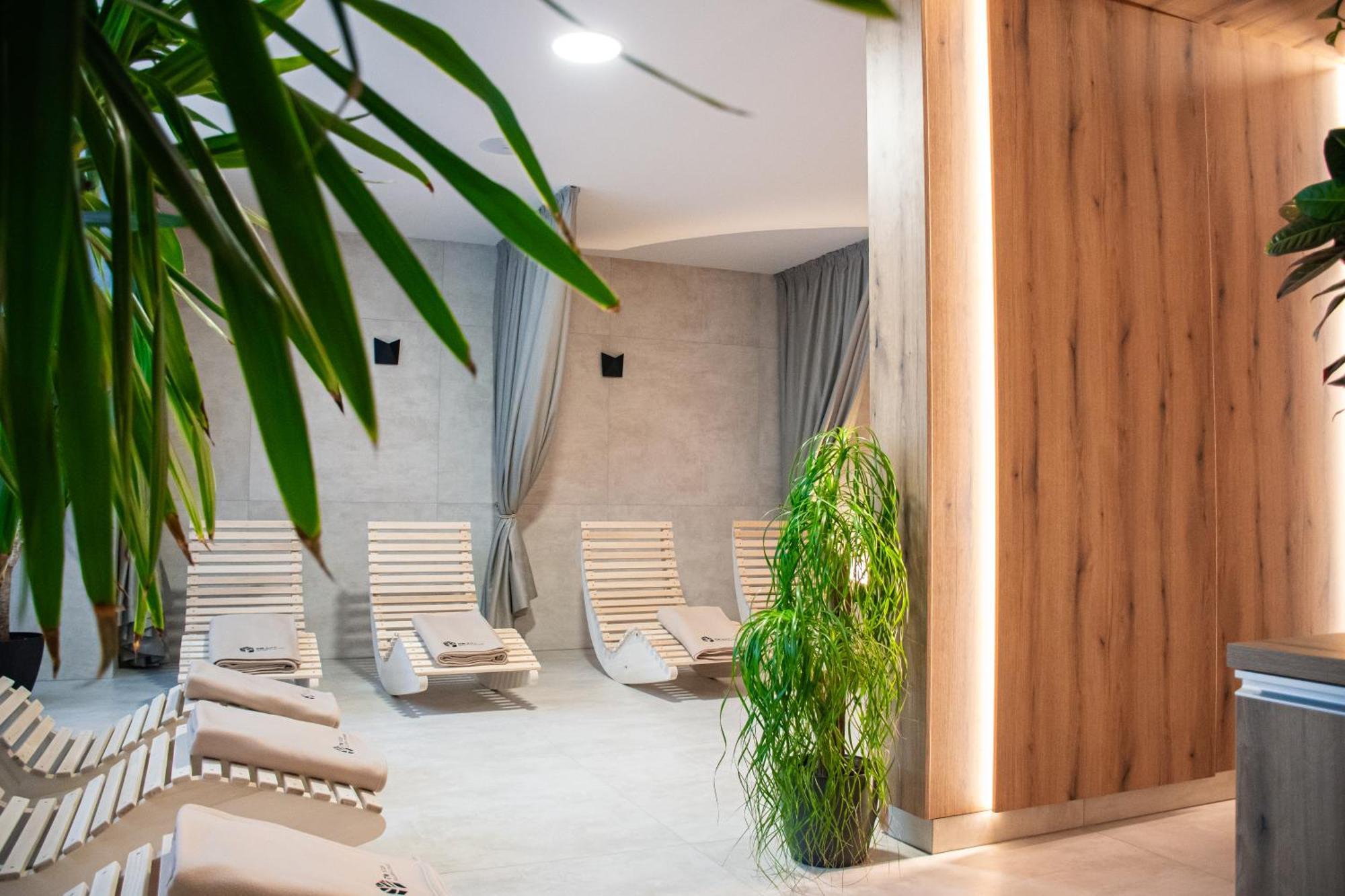 Rm Hotel Wellness & Congress Prievidza Dış mekan fotoğraf