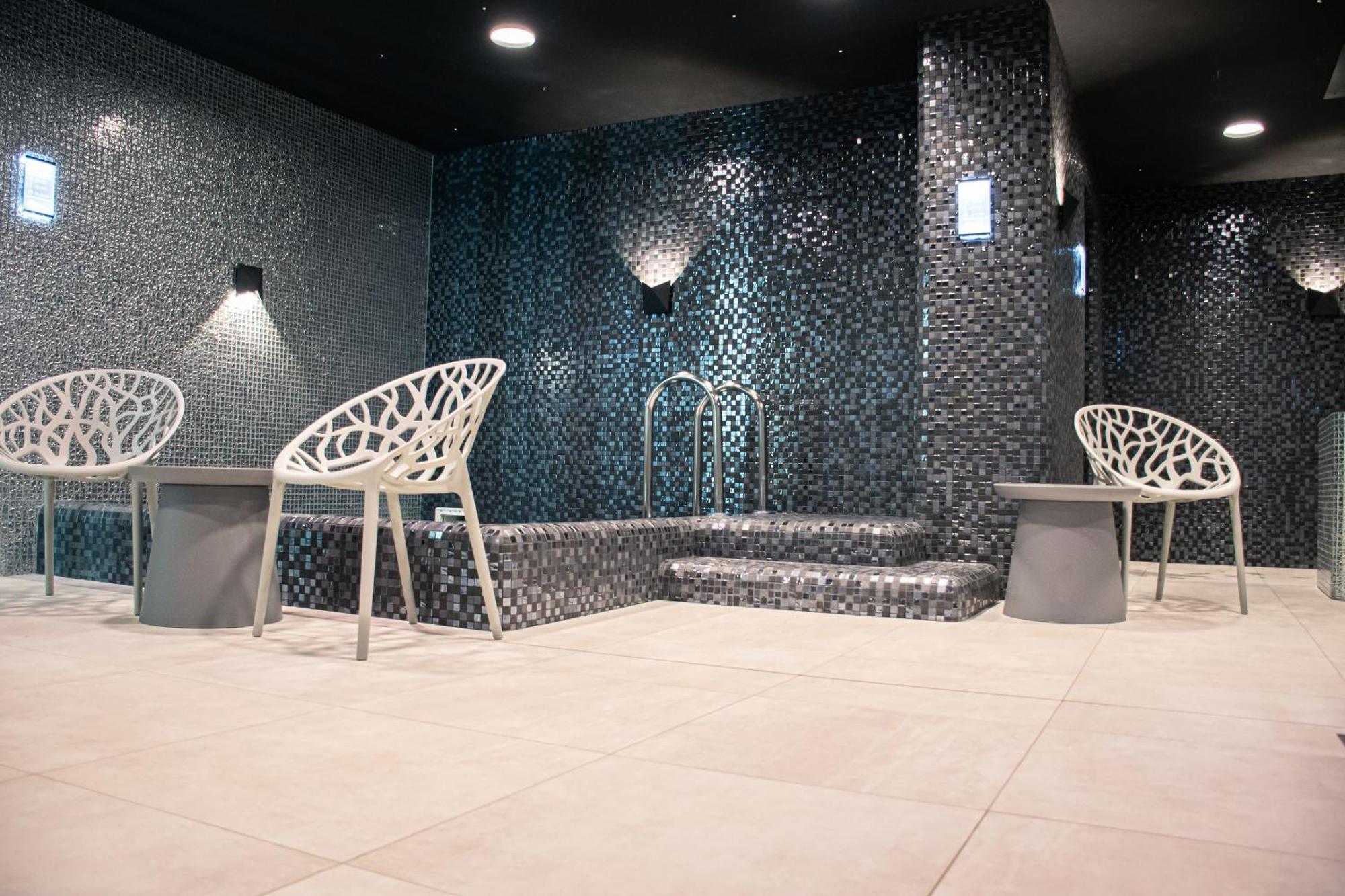 Rm Hotel Wellness & Congress Prievidza Dış mekan fotoğraf