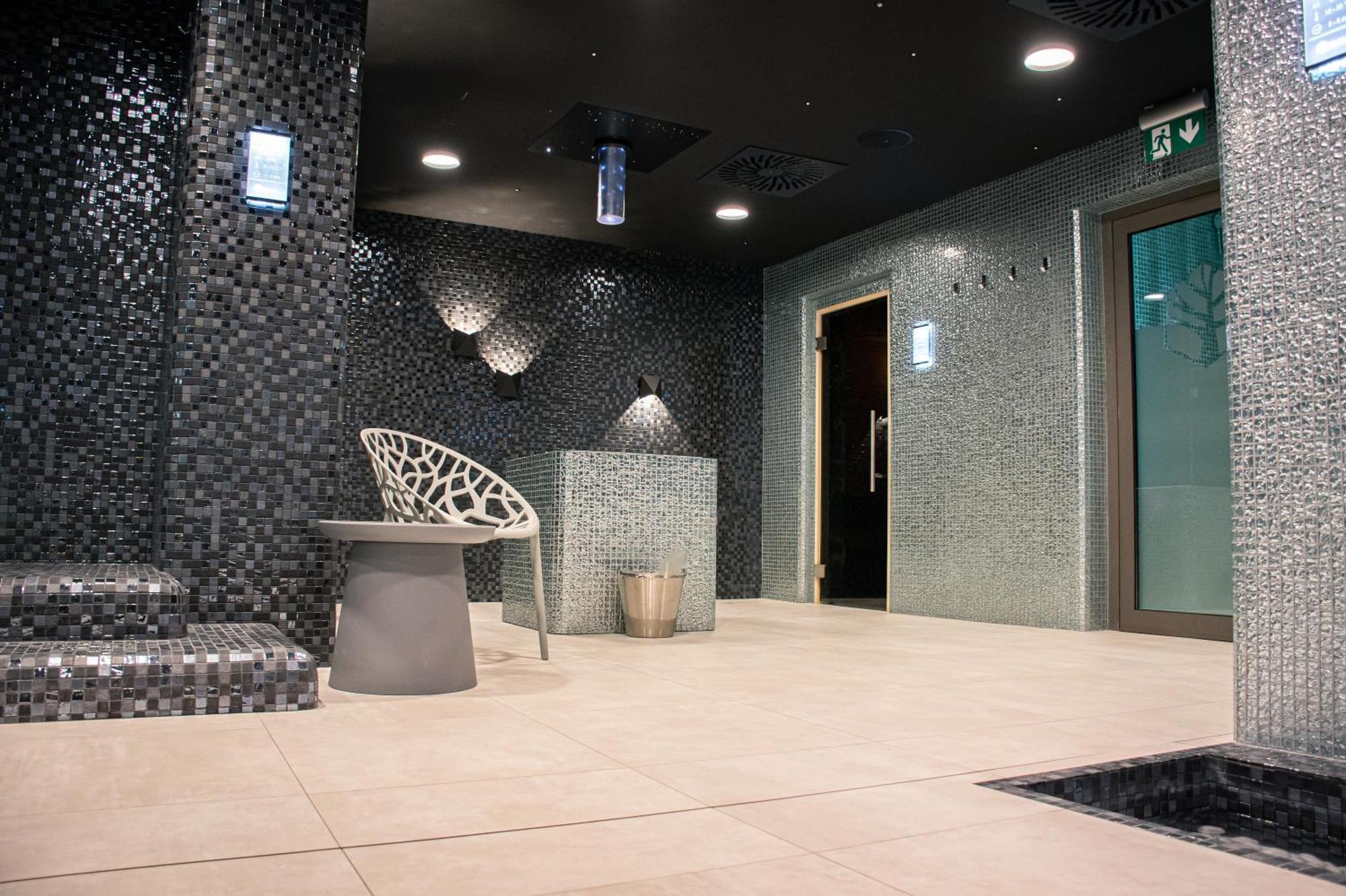 Rm Hotel Wellness & Congress Prievidza Dış mekan fotoğraf