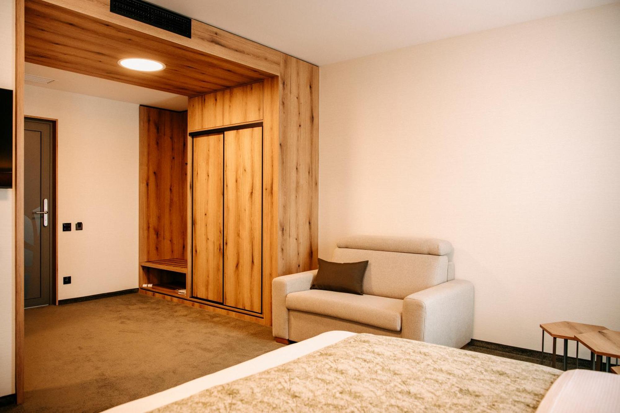 Rm Hotel Wellness & Congress Prievidza Dış mekan fotoğraf