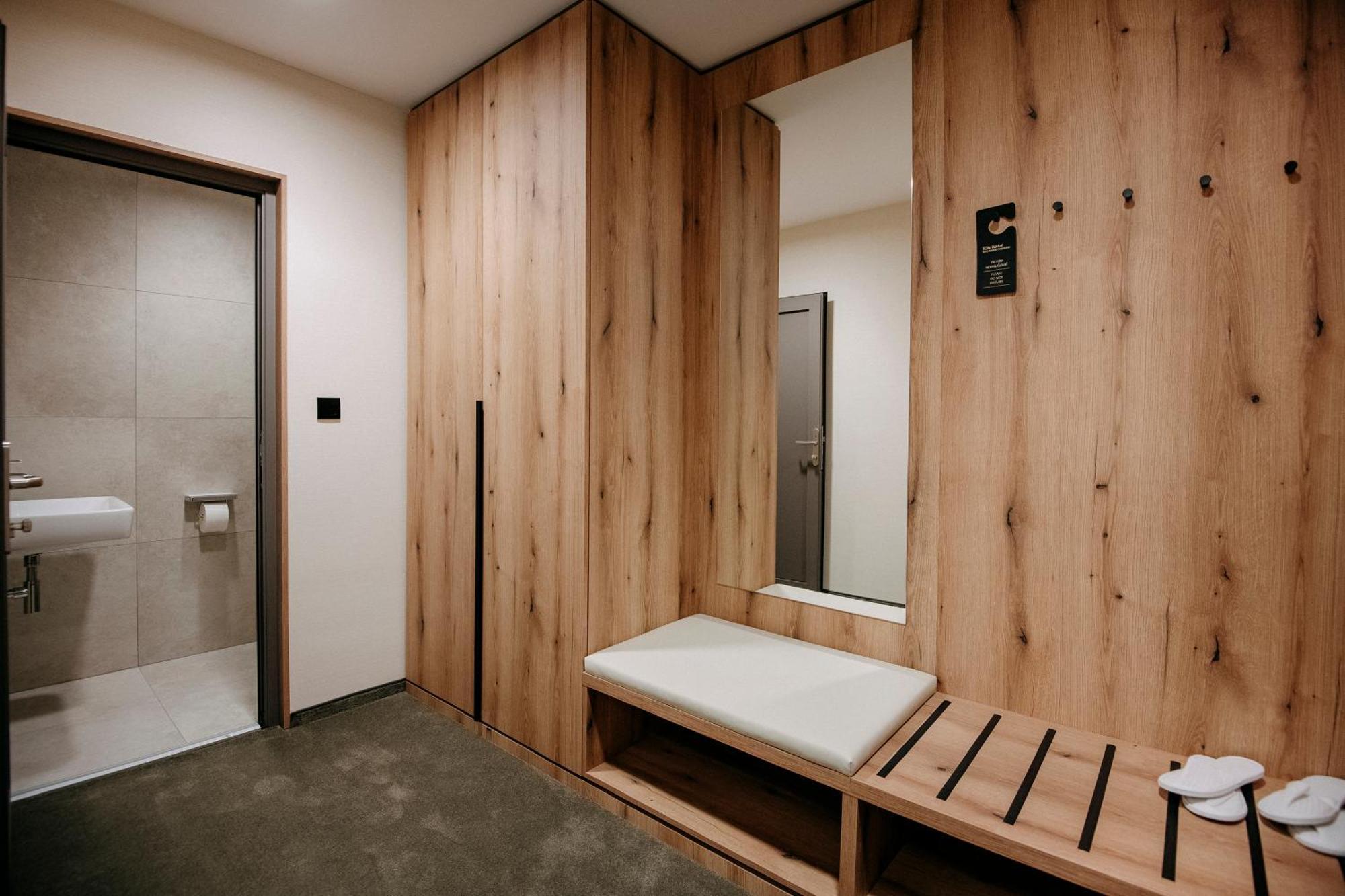 Rm Hotel Wellness & Congress Prievidza Dış mekan fotoğraf